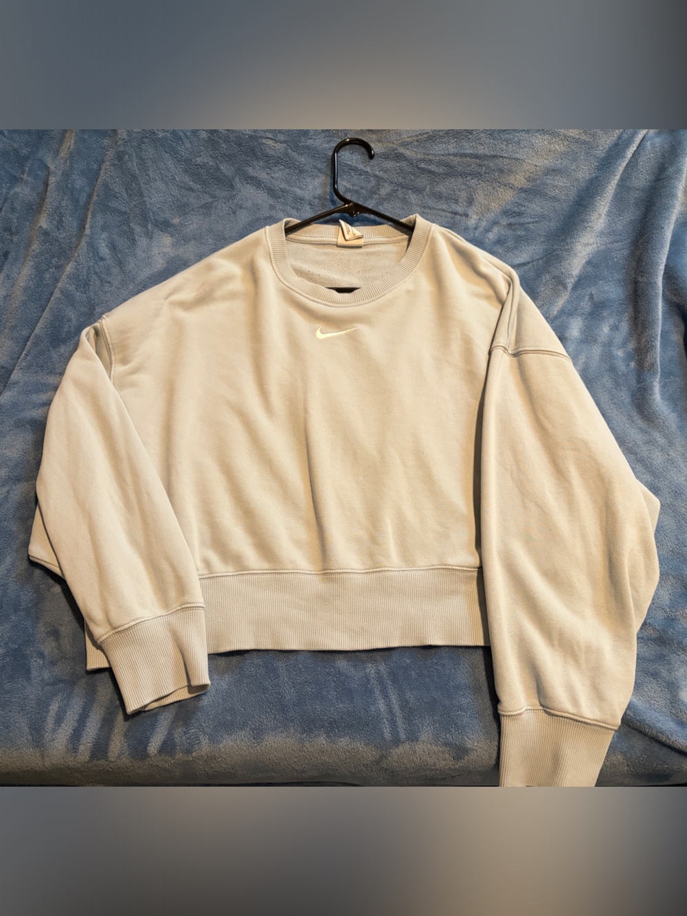 Nike Women’s Light Blue Crewneck Sweatshirt